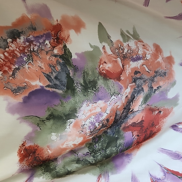 Kevser Scarf 38 inches X 37.25 inches. Scarf is very soft but no identification. - Picture 4 of 8